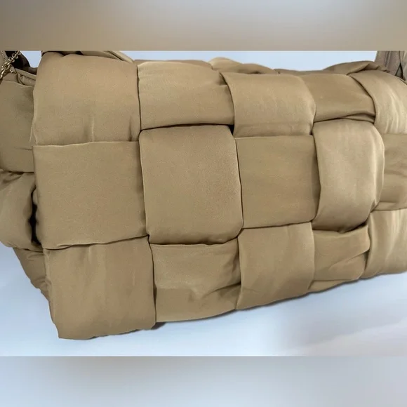 Alex Max Beige Woven Quilted Shoulder Bag | Designed in Italy - Picture 4 of 12